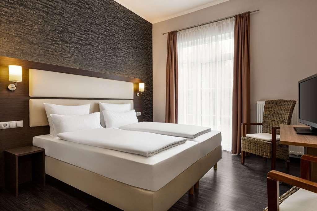 Amedia Express Bielefeld, Trademark Collection By Wyndham Hotel Werther  Room photo