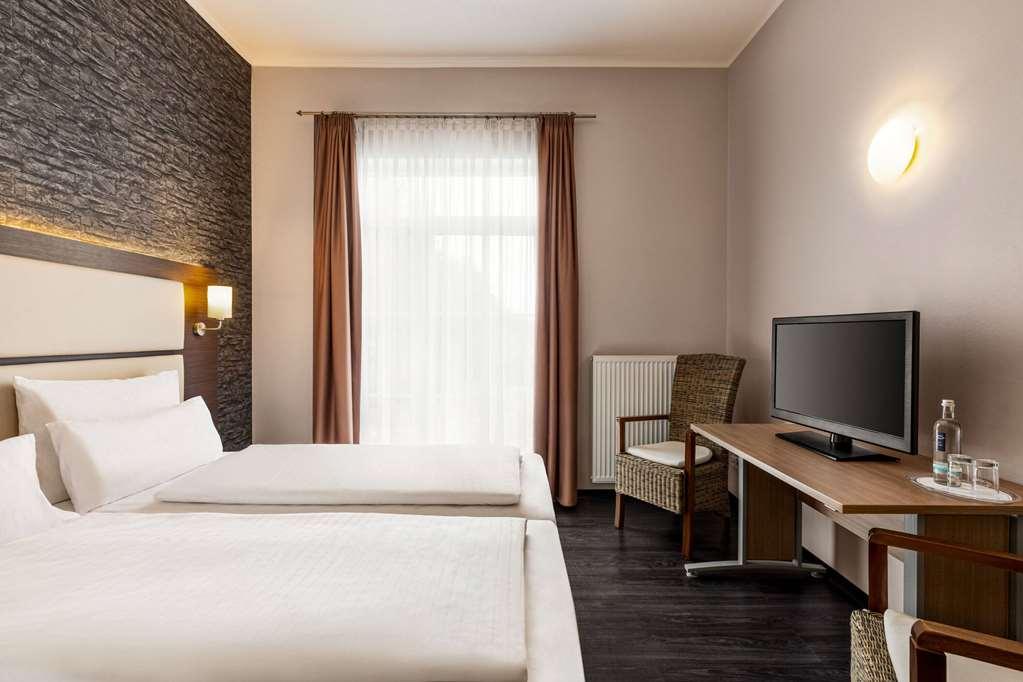 Amedia Express Bielefeld, Trademark Collection By Wyndham Hotel Werther  Room photo